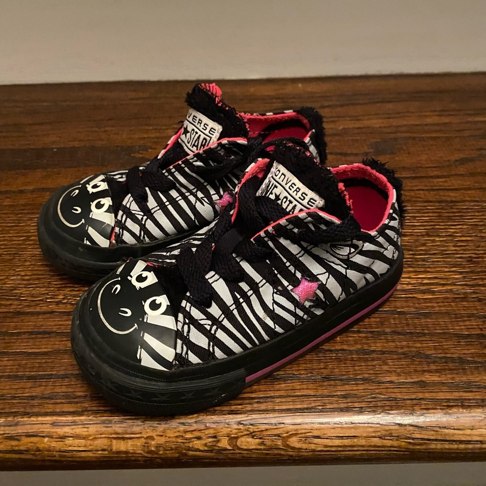 Converse Zebra Animal Low Top Tennis Shoes